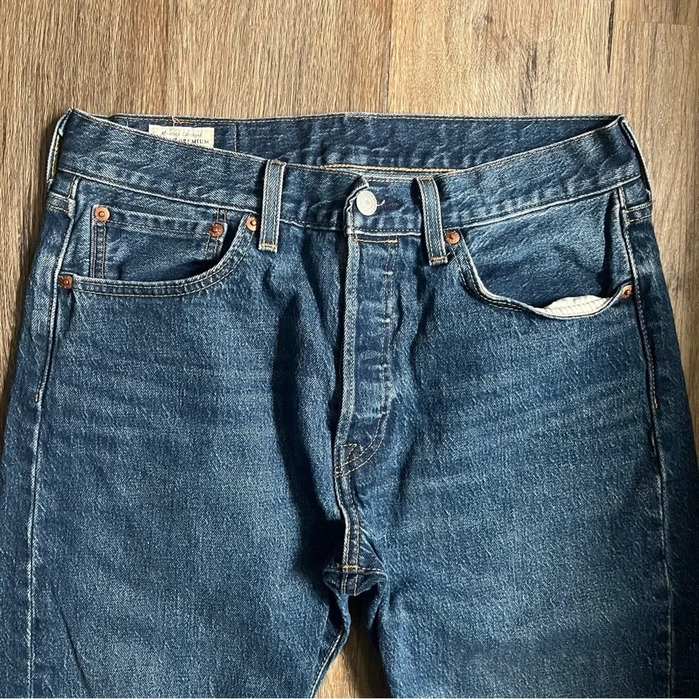 Levi’s 501 Straight Leg Denim Jeans Men’s 31x30 Classic Blue Casual Workwear EUC - Picture 4 of 11